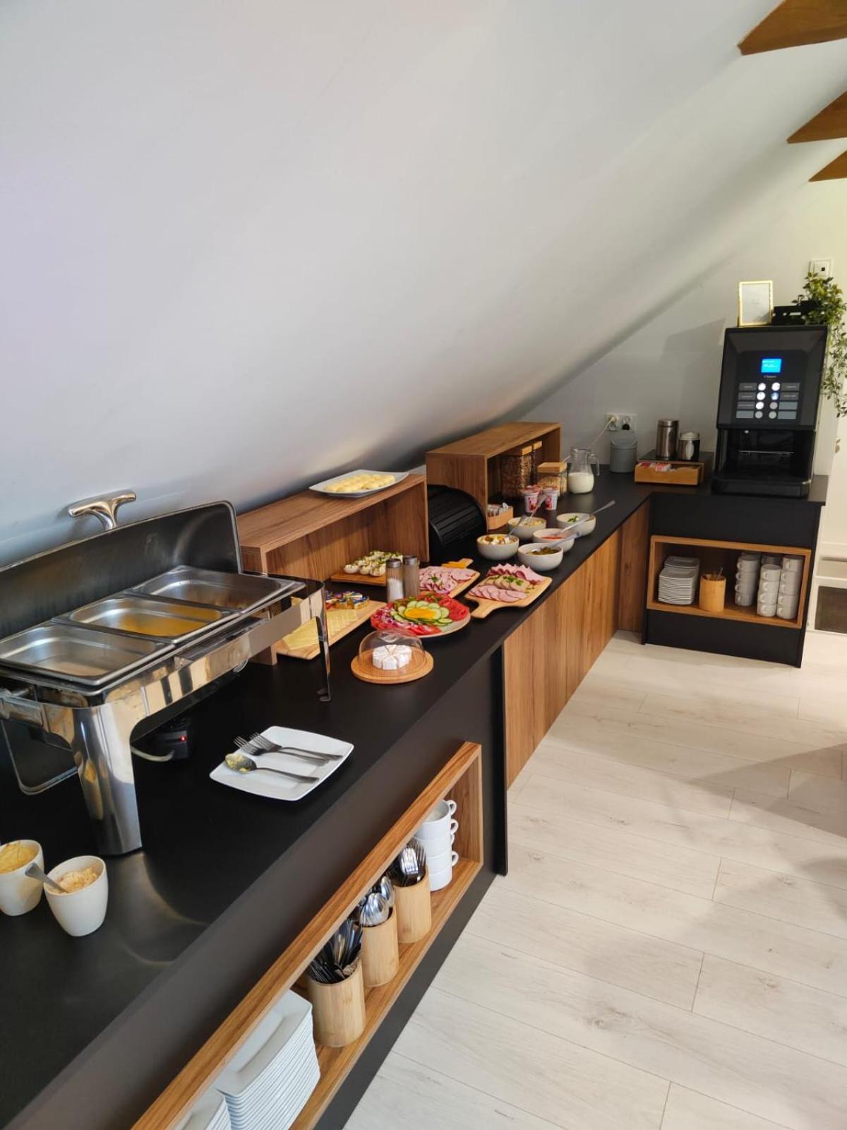 Hotel Nenufar คอสเชียน ภายนอก รูปภาพ